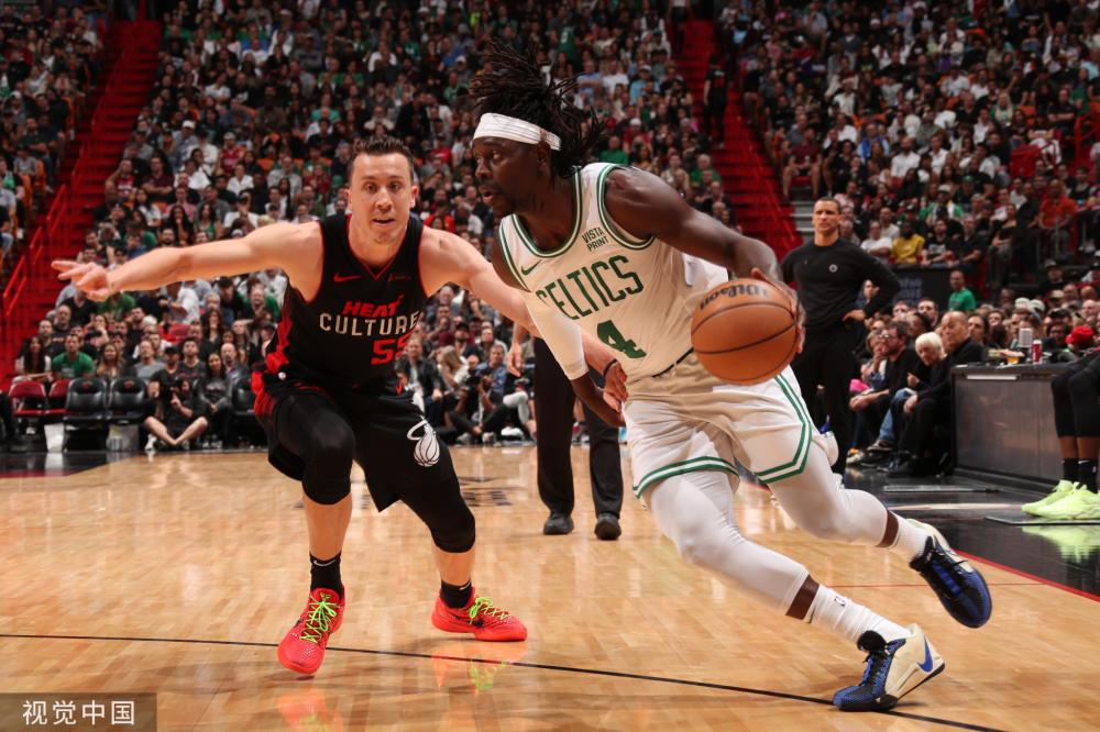 日媒：三笘薰与长友佑都缺席日本队赛前训练，可能缺战沙特.