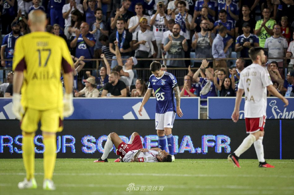 巴萨球迷组织：要求拉波尔塔引咎辞职 俱乐部管理方式太业余